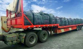 「2017」防潮加厚吨包活性炭出口装车现场
